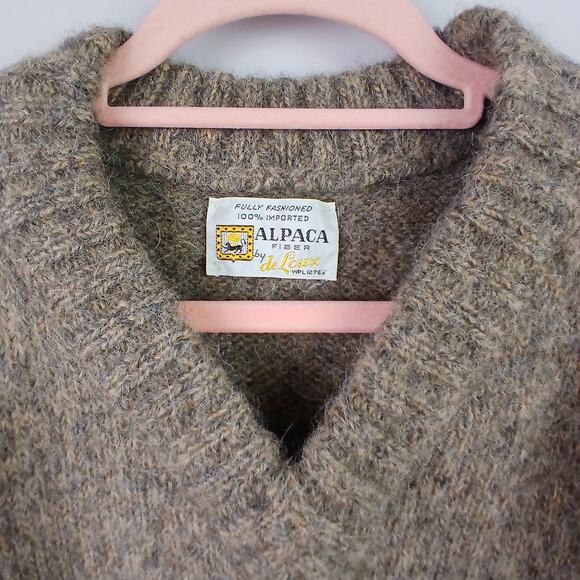 De Loux VTG 1950s 100% Alpaca V-Neck Sweater Heather Taupe WPL1276 - Picture 4 of 7